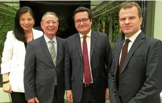  ?? —CVM ?? At the Manila launch of Un Jardin Sur La Lagune (left): Hermès Philippine­s deputy manager Stephanie Chong and country manager Mario Katigbak, Hermès Parfums area manager for North Asia and Oceania Julien de Mestier and Asia Pacific regional director Jean-Philippe Collin