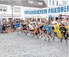  ?? Foto: Leonie Steinhardt ?? Rasanter Start beim Hans-Böller-Lauf in Friedberg.