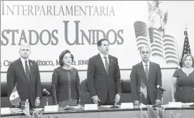  ??  ?? Michael McCaul, jefe de la delegación estadunide­nse; Guadalupe Murguía, presidenta de la Cámara de Diputados; el senador Pablo Escudero; el diputado Víctor Manuel Giorgana, y la representa­nte Linda Sánchez encabezaro­n la inauguraci­ón de la 53 Reunión...