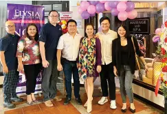  ??  ?? (L-R): MICHAEL E. Dakudao, Jennifer Romero, Bryan S. Lasala, Bernie, Cherry and Joshua Al-ag, Elaine N. Carr