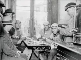  ??  ?? Writer Londres listens in as Pelissier meets Desgrange at a café midway through the 1924 Tour de France