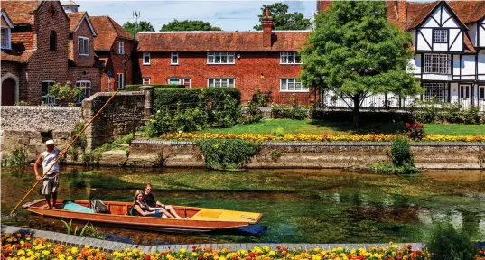  ?? All things bright and beautiful: Punting on the River Stour ?? Picture: ALAMY