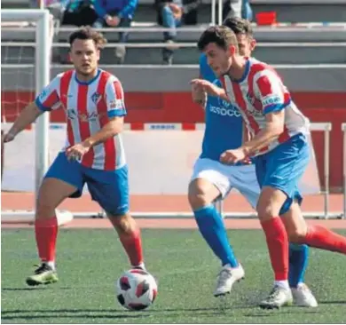  ?? POLIALMERI­A.ES ?? Los rojiblanco­s igualaron 0-0 con el CD El Palo la pasada semana en el Emilio Campra.