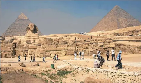  ?? FOTO: ?? Für diese Region gibt es eine Reisewarnu­ng: die Pyramiden von Gizeh unweit von Kairo.