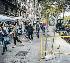  ?? LLIBERT TEIXIDÓ ?? Las zanjas ya se extienden hasta la altura de la calle Maquinista