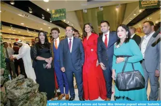  ?? —Photos by Yasser Al-Zayyat ?? KUWAIT: (Left) Bollywood actress and former Miss Universe pageant winner Sushmita Sen with Rizwan Sajan, Adel Sajan and other officials during the launch of the Danube store in Kuwait. (Right) Ribbon-cutting ceremony.