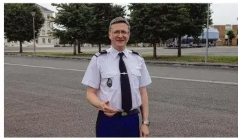  ??  ?? Le colonel Patrice Chédor est le « conseiller Réserves » du groupement de gendarmeri­e des Yvelines.