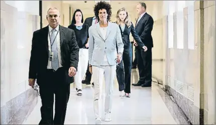  ?? MATT ROURKE / AP ?? Andrea Constand –en la foto, ayer en el juzgado– es quien ha llevado al banquillo a Bill Cosby