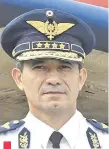  ??  ?? Gral. del Aire Eladio Casimiro González Aguilar, comandante de las Fuerzas Militares (FF.MM.). Recibió la orden de Mario Abdo.