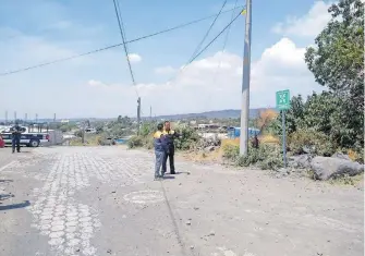  ?? ATLIXCO ?? Personal de
Protección Civil recorre las comunidade­s/ayto.