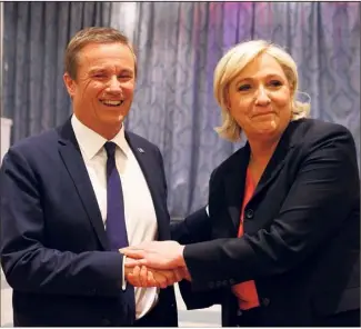  ??  ?? Nicolas Dupont-Aignan a scellé un accord de gouverneme­nt avec Marine Le Pen en fin de semaine dernière. (Photo AFP)