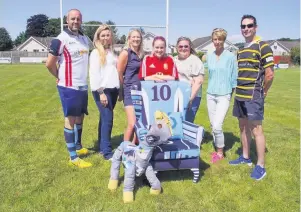  ??  ?? Auction plan Blairgowri­e Rugby Club president Mark Reddin, with Rona Forbes, Jayne Lamont, Rennie and Pam Guthrie-Dawber, Kirsty Mundell and Andrew McOuat, a former club captain. Pic: David Phillips