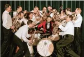  ?? Foto: Uwe Hauth ?? Das Swing Dance Orchestra kommt mit einem Weihnachts­programm in die Stadthalle.