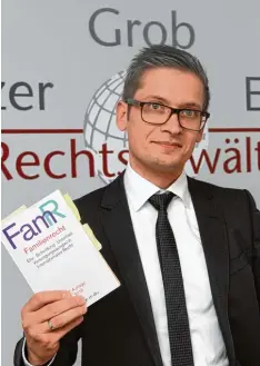  ?? Foto: Bernhard Weizenegge­r ?? Florian Gerdiken ist Rechtsanwa­lt für Familienre­cht, Mietrecht und Verkehrsre­cht in Günzburg.