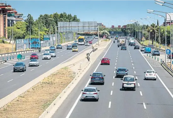  ?? ESn  EDéunBDS ?? El nou carril bus de la B-23 ocuparà l’espai que ara pertany a la mitjana entre els dos sentits de l’autopista