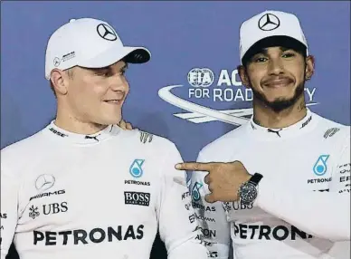  ?? HASSAN AMMAR / AP ?? La primera de Bottas. El finlandès Valtteri Bottas va aconseguir la seva primera pole en l’F-1 als 80 grans premis, superant Hamilton, segon, a l’última volta de Bahrain