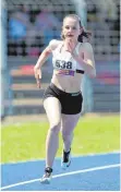  ?? FOTO: RALF GÖRLITZ ?? Rang sieben über 400 Meter bei den U18-Meistersch­aften des Landes: Celine Rempe (LG Sigmaringe­n).