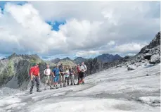  ?? FOTO: PRIVAT ?? Sogar Gletscher überquerte­n die Teilnehmer bei ihrer Vier-Tages-Tour in Südtirol.