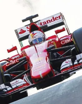  ??  ?? Sebastian Vettel, 28 anni, oggi dovrà tentare di rimontare dal sedicesimo posto