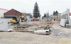  ?? ?? The new build has started rising from the ashes of the old Waipawa Four Square.