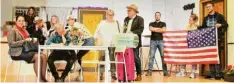  ?? Foto: Stefan Kümmritz ?? Der Theaterver­ein Oberelchin­gen zeigt das Lustspiel „Cola, Cash und Kaugummi“von Bernd Gombold. Hier das komplette Ensemble bei der Probe.