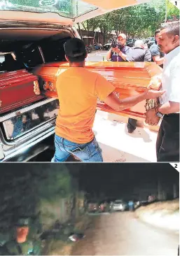  ?? FOTOS: ESTALIN IRÍAS ?? (1) Los dos féretros fueron retirados de Medicina Forense la tarde de ayer domingo y llevados hasta El Tigre, en Juticalpa. (2) Los cuerpos quedaron en la calle principal de la colonia Miguel Barahona.