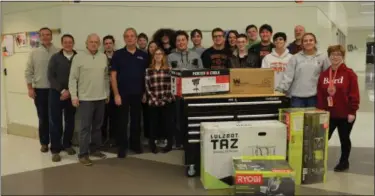  ?? PHOTO FROM PERKIOMEN VALLEY HIGH SCHOOL ?? Students who belong to the Vikings Robotics Team pose with the donated equipment.