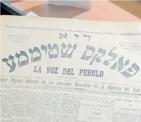  ??  ?? Histórico. Periódico de inicios del siglo XX editado en Buenos Aires.