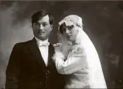  ?? (Repro DR) ?? Le chef d’entreprise et son épouse Louisia lors de leur mariage au Beausset.