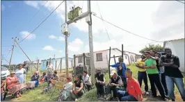  ?? Picture: SINO MAJANGAZA ?? DIRE SITUATION: Residents of Orange Grove have been living without electricit­y for three weeks after a transforme­r exploded