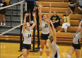  ?? BARRY BOOHER — FOR THE NEWS-HERALD ?? Riverside players including Kate Tracz (14), Avery Tracz (21) and Maddie Herman celebrate during their victory over Kenston on Sept. 12 at Riverside.