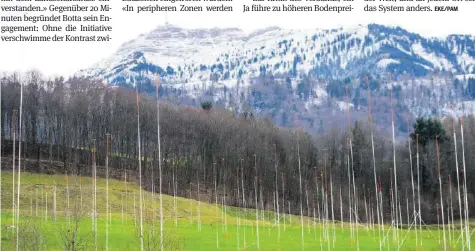  ?? KEYSTONE ?? Die Befürworte­r der Zersiedelu­ngsinitiat­ive wollen mit einem Ja die Landschaft der Schweiz schützen.