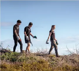  ??  ?? ABOVE Students at work on the Untouched World Foundation Waterwise Canterbury programme.