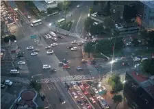  ??  ?? El tramo en el que los conductore­s rebasan más la velocidad es el que va del Viaducto Miguel Alemán al monumento a El Caminero.