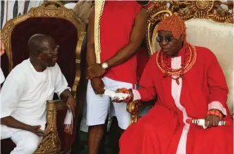  ??  ?? Oba Ewuare II (right) discussing with the immediate past governor of Edo State, Mr. Adams Oshiomhole, at the palace of the Otaru of Auchi, when the former paid a thank you visit to traditiona­l rulers in Edo North