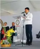  ??  ?? CELEBRAN. Shimizu, CEO de Honda, festejó ayer los 30 años de la planta.