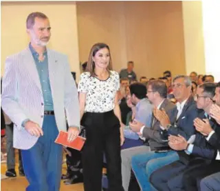  ?? INÉS BAUCELLS ?? Don Felipe y Doña Letizia, en el programa «Rescatador­es de talento»