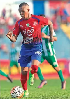  ??  ?? El colombiano Teobaldo Torres asistió el gol que dio la victoria al FAS en la Copa.