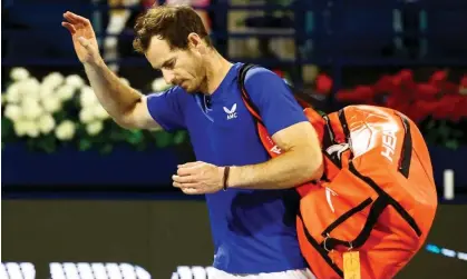  ?? ?? Andy Murray waves to the crowd in Dubai after beating Denis Shapovalov in a first-round thriller. Photograph: Rula Rouhana/Reuters