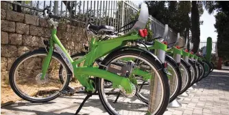  ?? (Wikimedia Commons) ?? THE TEL-O-FUN bike-sharing program helped make Tel Aviv one of the world’s ‘greenest’ cities.