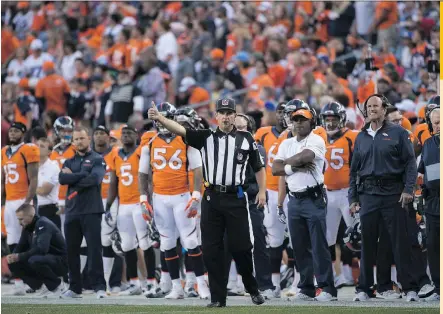  ?? THE ASSOCIATED PRESS/FILES ?? Canadian official Dave Foxcroft works an NFL pre-season game between San Francisco and Denver last year.