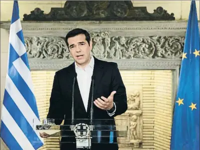  ?? ANDREA BONETTI / AP ?? Tsipras compareció en la televisión para presentar las virtudes del acuerdo con Macedonia