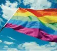  ?? Foto: W. Kumm, dpa ?? Die Regenbogen­flagge ist ein Zeichen der Toleranz.