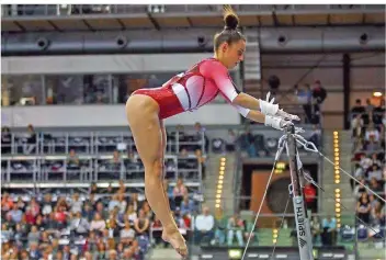  ?? FOTO: BEAUTIFUL SPORTS/IMAGO ?? Pauline Schäfer fuhr in der Leipziger Arena ein Sparprogra­mm und turnte nur am Stufenbarr­en. Die Saarländer­in laboriert gut vier Wochen vor der WM immer noch an einer Fußverletz­ung.