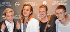  ?? Foto: Simone Bronnhuber ?? „Immer noch jung“heißt der Film, der die 15 jährige Bandgeschi­chte der Killerpilz­e (von links Max Schlichter, Johannes Halbig, rechts Fabian Halbig) dokumentie­rt. Re gisseur ist David Schlichter (Zweiter von rechts).