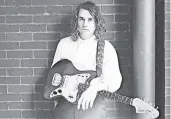  ?? FOTO: ADARSHA BENJAMIN ?? Kansas, New York City, Kalifornie­n – Kevin Morby hat es nicht in der Provinz gehalten.