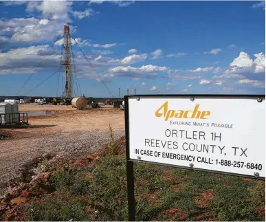  ?? Michael Ciaglo / Houston Chronicle file ?? Apache Corp. has been active near Balmorhea, where it has made a major oil and gas discovery. Apache plans to use electricit­y to run its gas compressor­s instead of natural gas or diesel as it develops its Alpine High shale play.