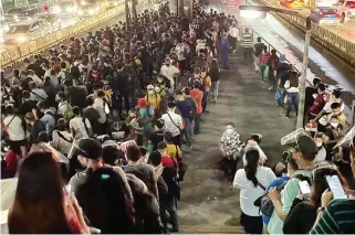  ??  ?? “If public transport is insufficie­nt, people will be forced into long queues or crowd into limited public transport at stops, stations and terminals. Crowding increases the risk of virus transmissi­on.”
— Robert Y. Siy, a developmen­t economist and city and regional planner
