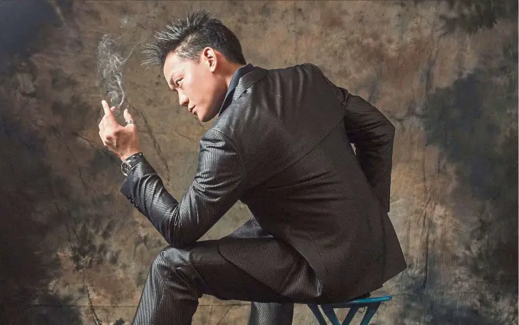  ??  ?? Making smoke come from thin air, iIllusioni­st Andrew Lee had auditioned for Britain’s Got Talent earlier in the year, and impressed all four judges, including the hard-to-please Simon Cowell. — ANDREW LEE