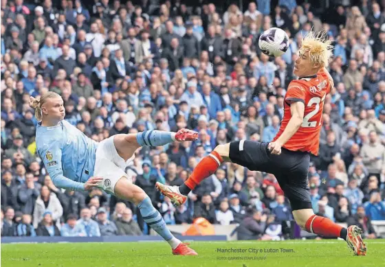  ?? FOTO: DARREN STAPLES/AFP ?? Manchester City e Luton Town.
